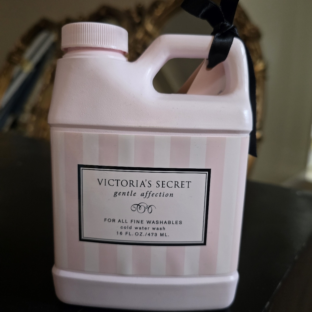 EXTREMRLY RARE vintage Victorias Secret Intimates Detergent.